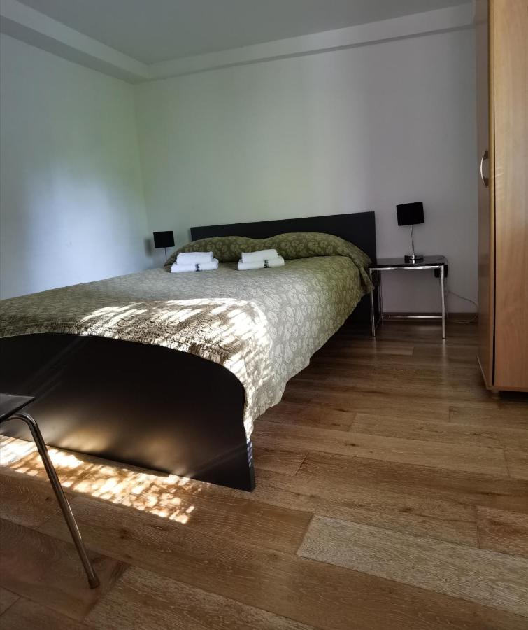 Pine And Lime Apartments Pula Ngoại thất bức ảnh