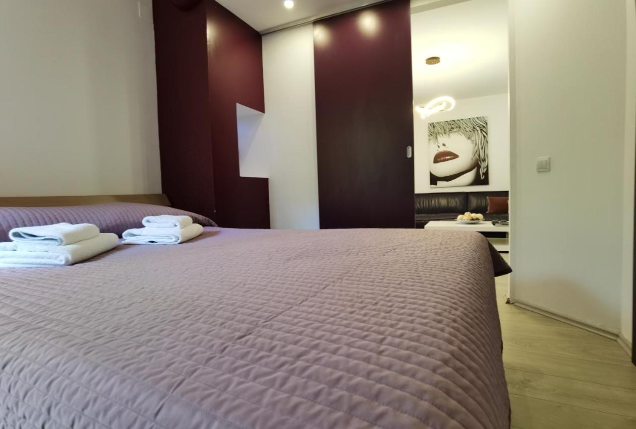 Pine And Lime Apartments Pula Ngoại thất bức ảnh