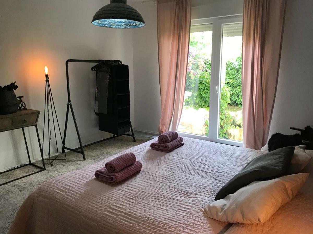 Pine And Lime Apartments Pula Ngoại thất bức ảnh