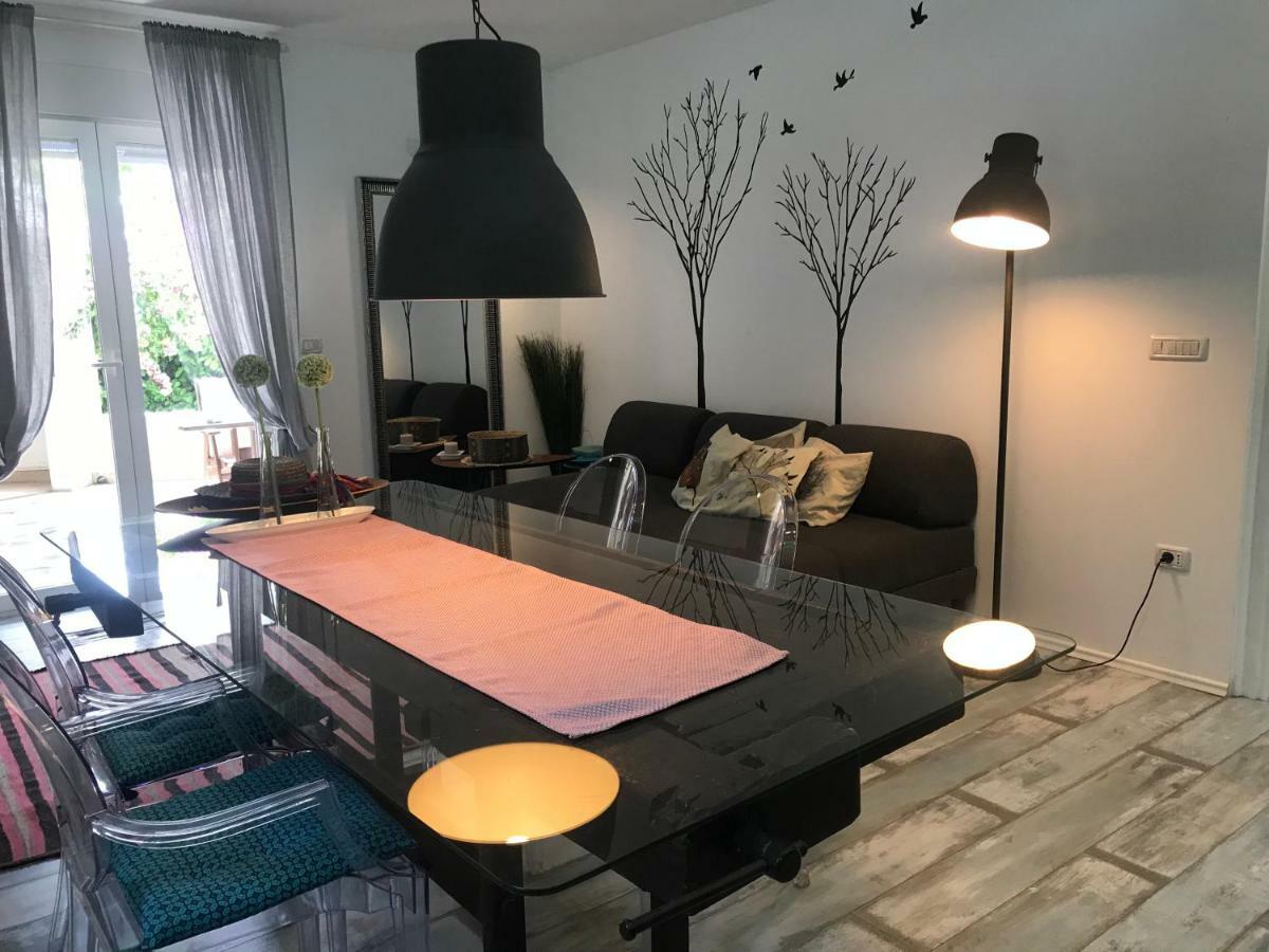 Pine And Lime Apartments Pula Ngoại thất bức ảnh