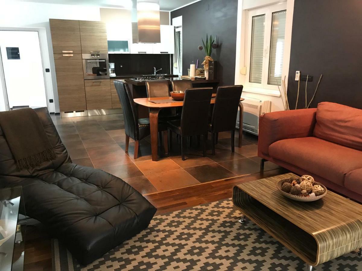 Pine And Lime Apartments Pula Ngoại thất bức ảnh